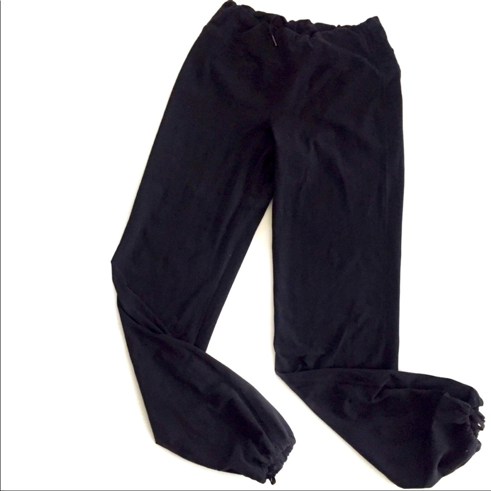Lululemon relaxed fit pant w/ drawstring, EUC, size 8